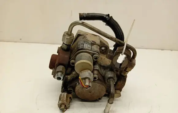 Toyota Corolla Verso AR10 Fuel injection high pressure pump 221000R010