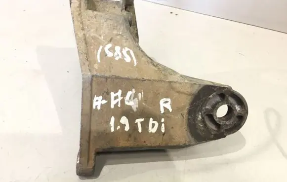 Audi A6 S6 C5 4B Gearbox mounting bracket 8D0399114L