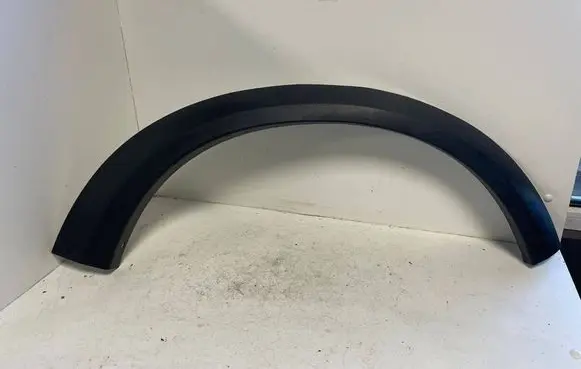 Volvo XC70 Rear arch trim 31283105