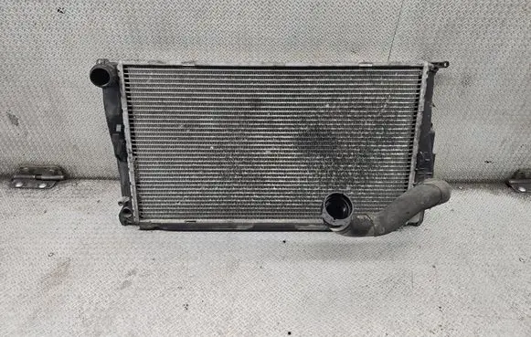 BMW 1 E81 E87 Coolant radiator 781025802 8971005 39807153124015