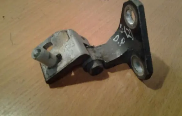 Volkswagen Golf V Front door upper hinge 1K0831402G