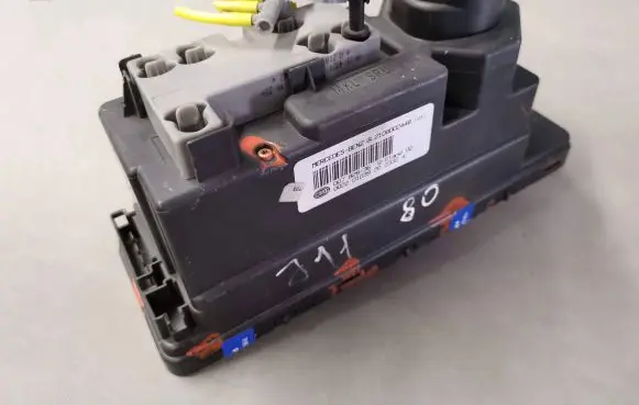 Mercedes-Benz E W210 Central locking vacuum pump 2108002448 0022010390