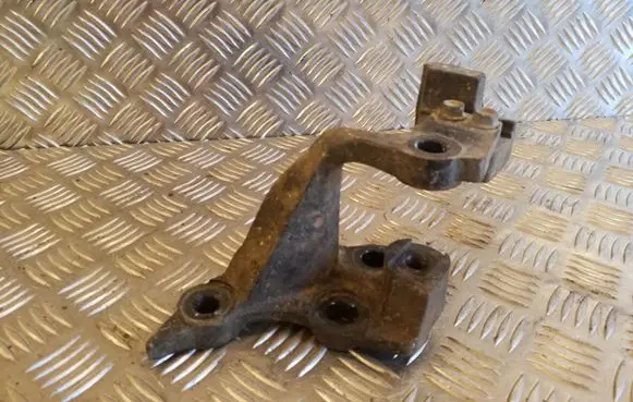 Mazda CX-7 Gearbox mounting bracket