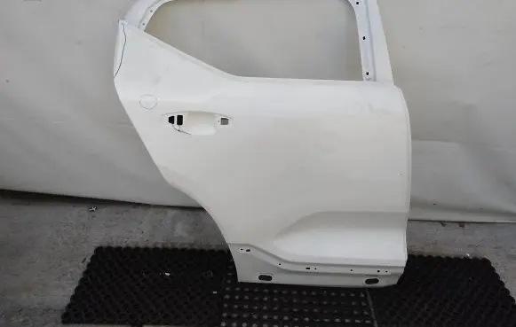 Volvo XC40 Rear door 