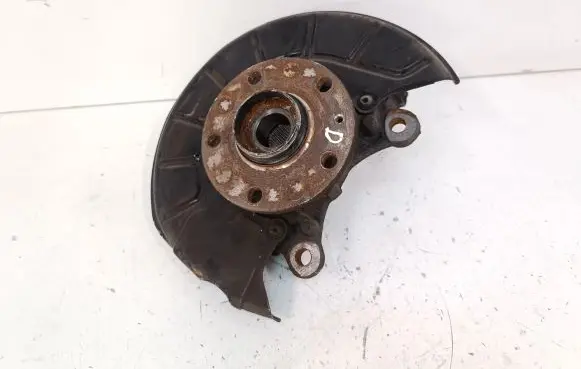 Volkswagen Jetta VI Front wheel hub
