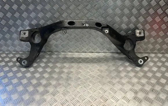 Audi Q7 4L Engine mounting bracket 7L8199207A