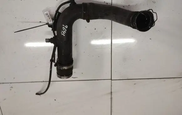 Intercooler hose/pipe
