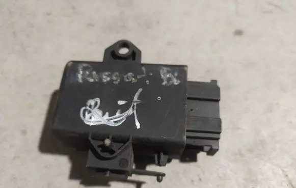 Volkswagen PASSAT B7 Other relay 1K0959772