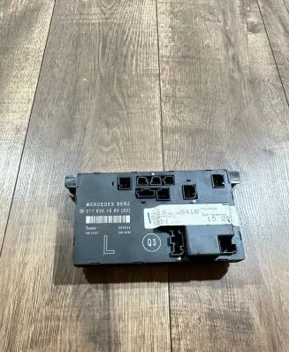 Mercedes-Benz E W211 Door control unit/module 2118201585 355554