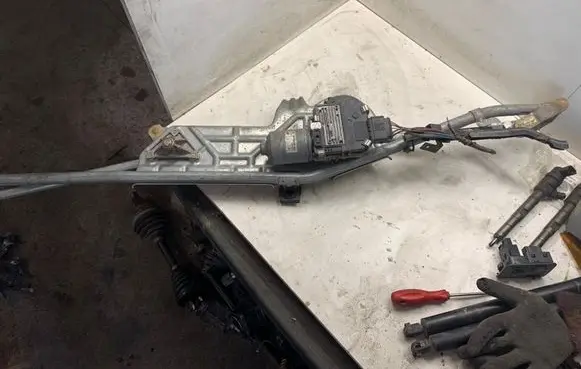 Front wiper linkage