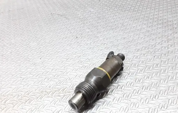 Mitsubishi Carisma Fuel injector LCR6735401D