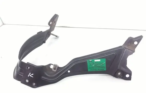 Mercedes-Benz C W203 Headlight/headlamp mounting bracket