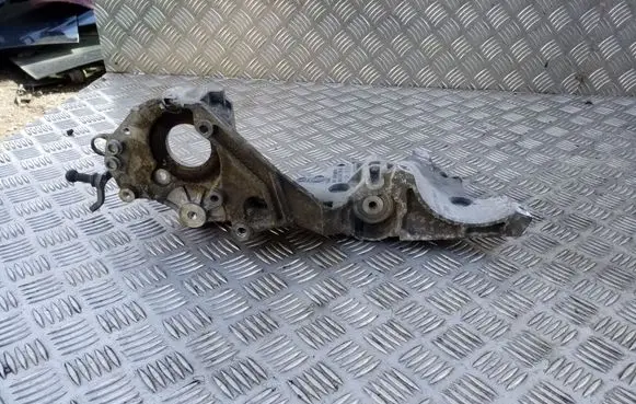 Volkswagen PASSAT CC Generator/alternator bracket 03L903143Q
