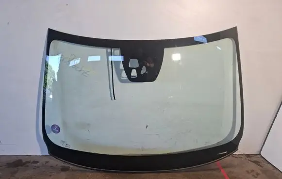 Volvo V60 Front windscreen/windshield window 30799660 43R00342 31341072