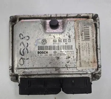 Seat Leon (1M) Engine control unit/module 06A906032CS 26SA6949 0261204969