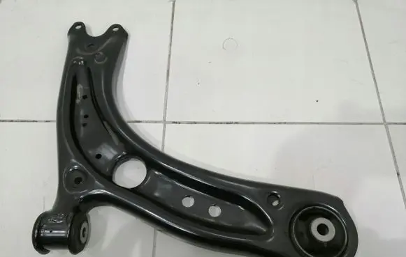 Volkswagen Golf VII Front control arm