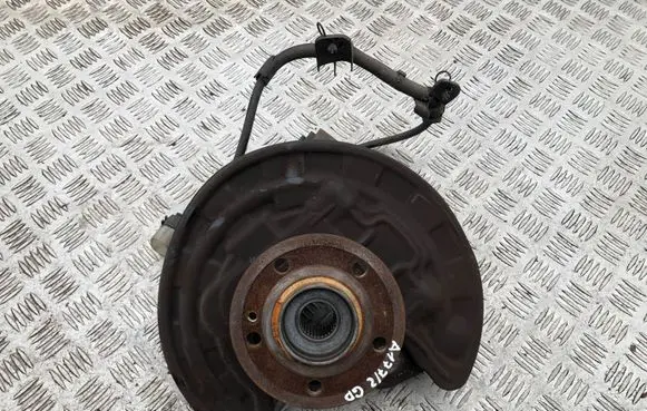 Rear wheel hub