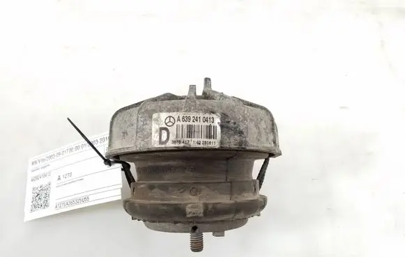 Mercedes-Benz Vito Viano W639 Engine mount bracket A6392410413