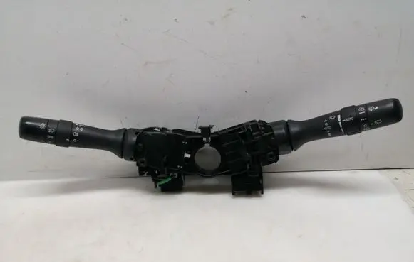 Toyota Yaris Wiper turn signal indicator stalk/switch 0D19017F936