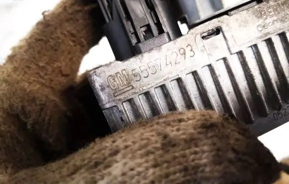 Glow plug pre-heat relay