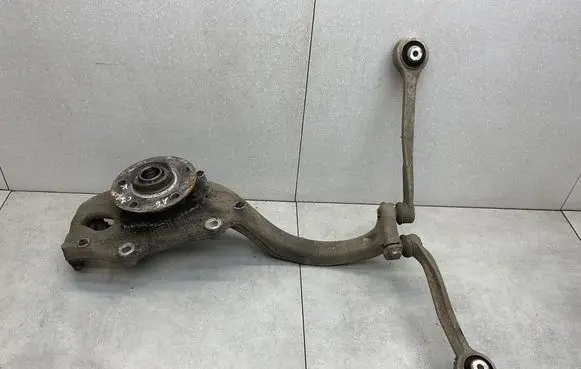 Front wheel hub