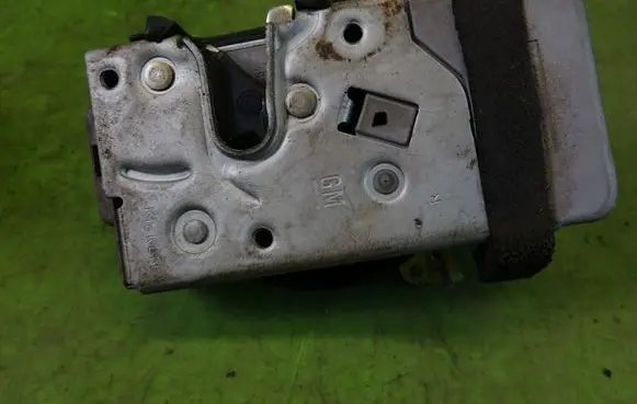 Saab 9-5 Front door lock 4855185