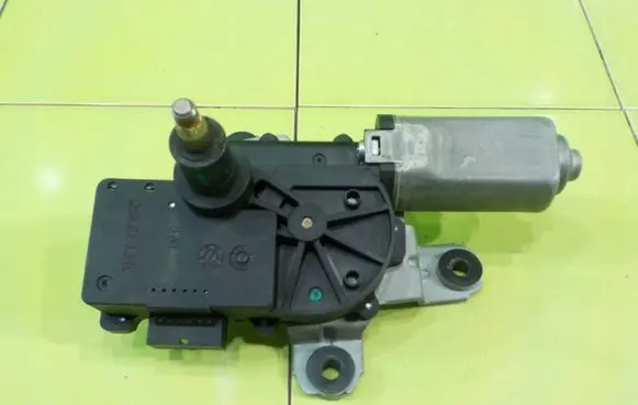 Chevrolet Captiva Rear window wiper motor 96627058