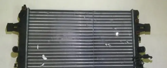 Opel Zafira B Coolant radiator