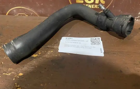 Audi A4 S4 B7 8E 8H Engine coolant pipe/hose 8E0121044E