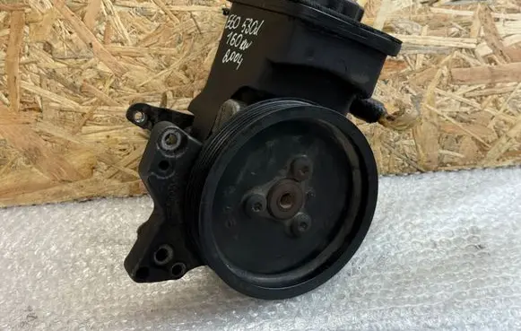 BMW 5 E60 E61 Power steering pump 7693974101