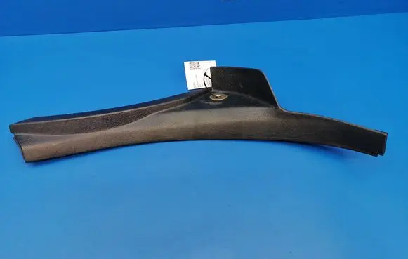 Volvo 760 Rear seat side bottom trim 1365315