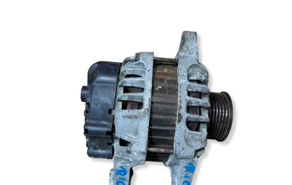 KIA Rio Generator/alternator 373002B300 2607372 135V90A