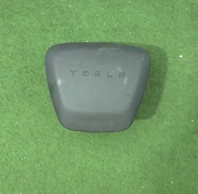 Tesla Model S Steering wheel airbag 1625769-00-E ZFRR2353112296