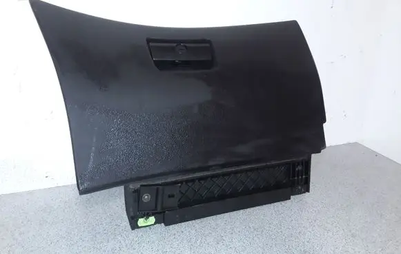 BMW 3 E46 Glove box lid/cover 51168203822 8203822