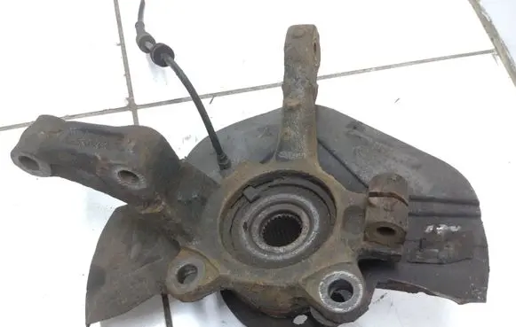 Peugeot 807 Front wheel hub spindle knuckle
