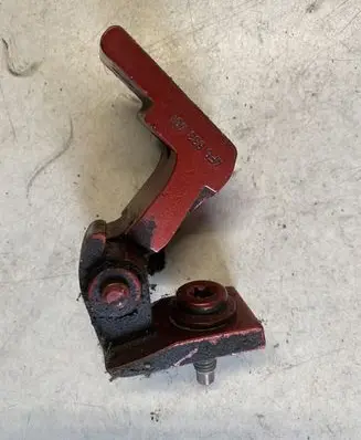 Audi A6 S6 C6 4F Rear door upper hinge 4F0833401
