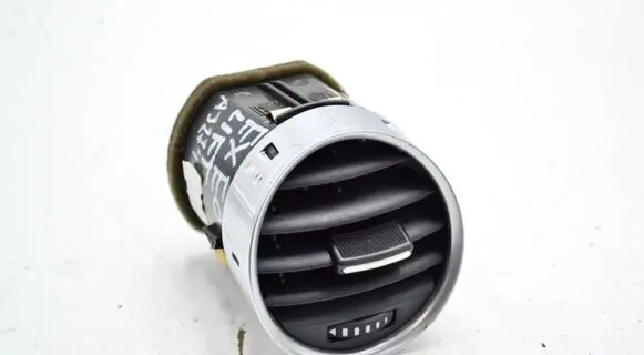 Seat Exeo (3R) Dash center air vent grill 3R0820951