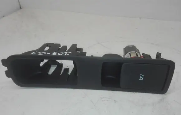 Audi Q3 8U 12 V Socket (front) 8U2863349B