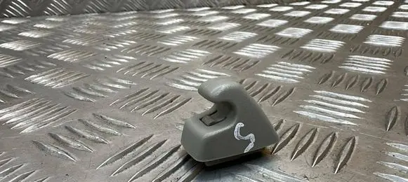 Sun visor clip/hook/bracket