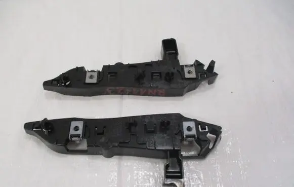 Peugeot 3008 II Fender mounting bracket 1617975980