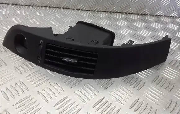 Toyota Corolla Verso E121 Dashboard air vent grill cover trim 55680-64020