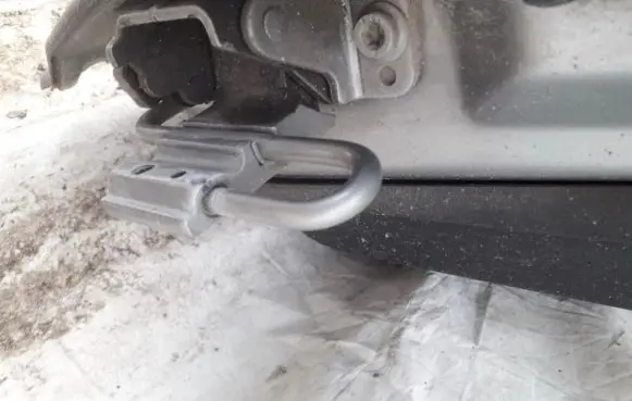 Audi A6 S6 C5 4B Rear door lower hinge