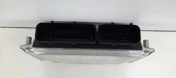Volkswagen PASSAT B5 Engine control unit/module 038906019AJ 0281010303