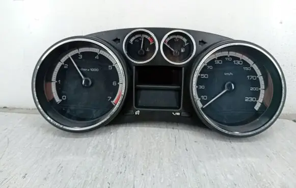 Speedometer (instrument cluster)