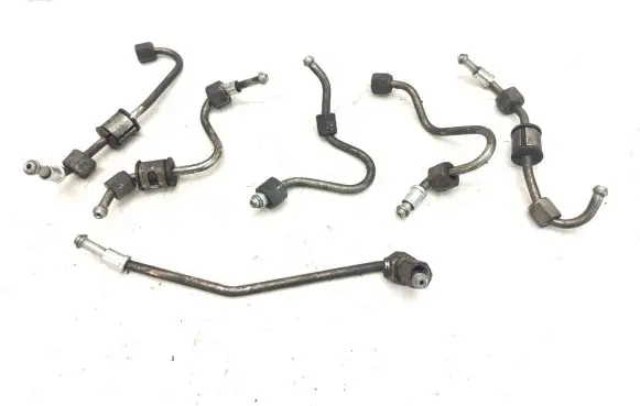 Fuel injector supply line/pipe
