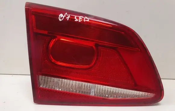 Volkswagen PASSAT B7 Tailgate rear/tail lights 3AE945093K