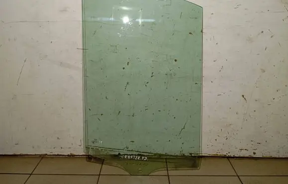 Volkswagen Crafter Front door window/glass (coupe) 7C0845202A