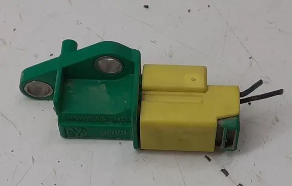 Audi A4 S4 B8 8K Airbag deployment crash/impact sensor 1K0909606C