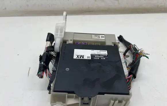 Toyota C-HR I Central body control module 89221F4020