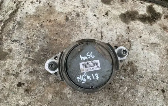 Engine mount bracket